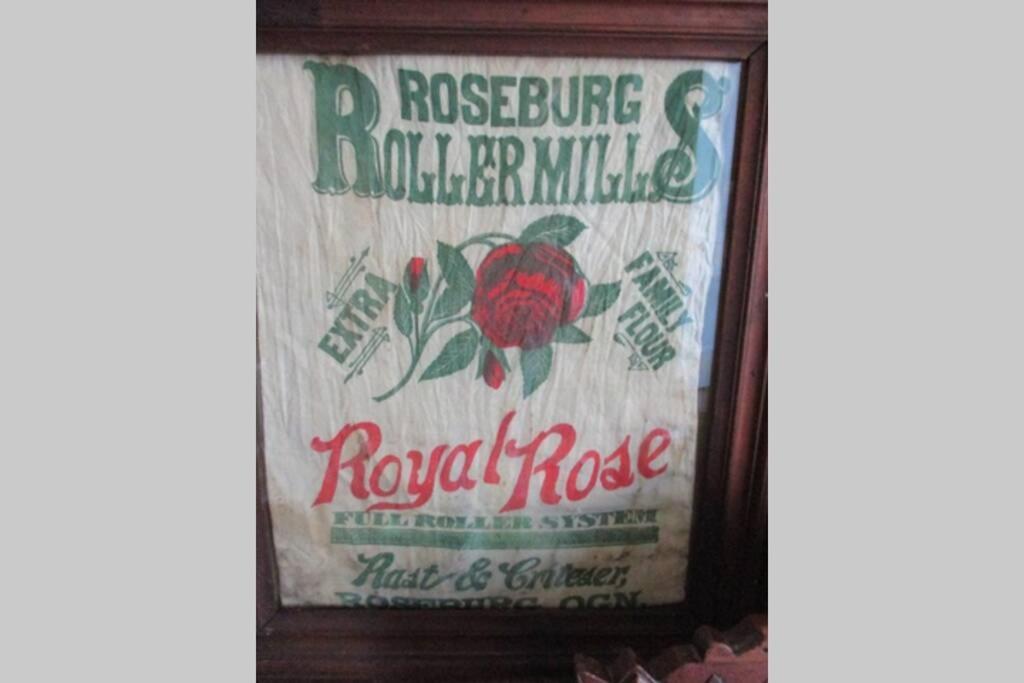 Historical John Rast House Circa 1875 Hotel Roseburg Exterior foto